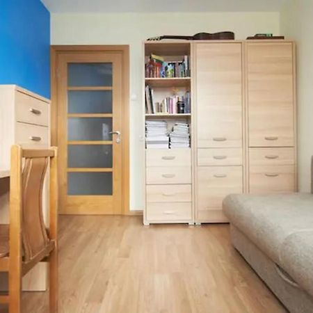 Cozy Private Room In A Three Room Apartment Free Parking Feel Like At Home VNO Kültér fotó